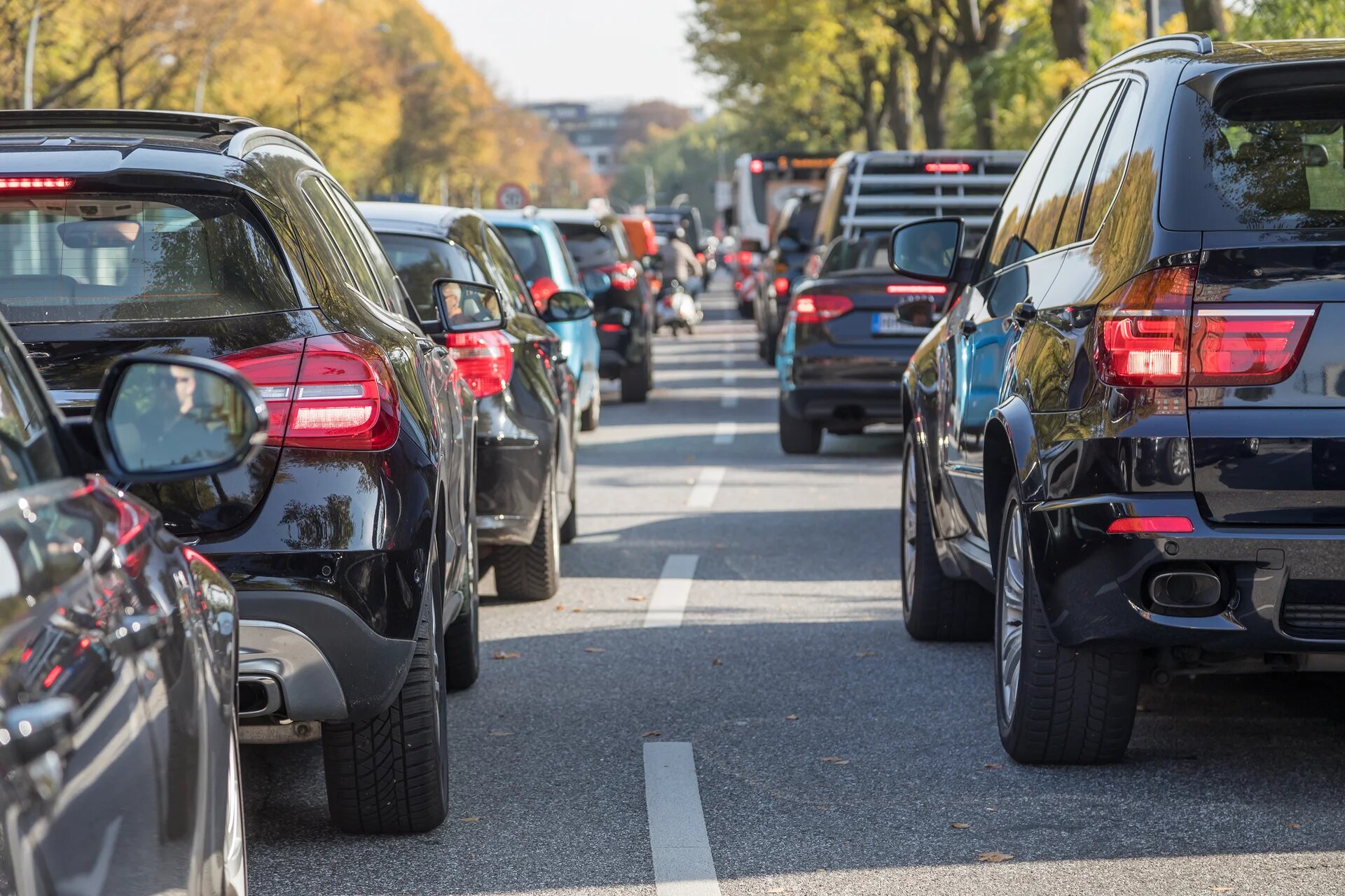 Véhicules dans un embouteillage